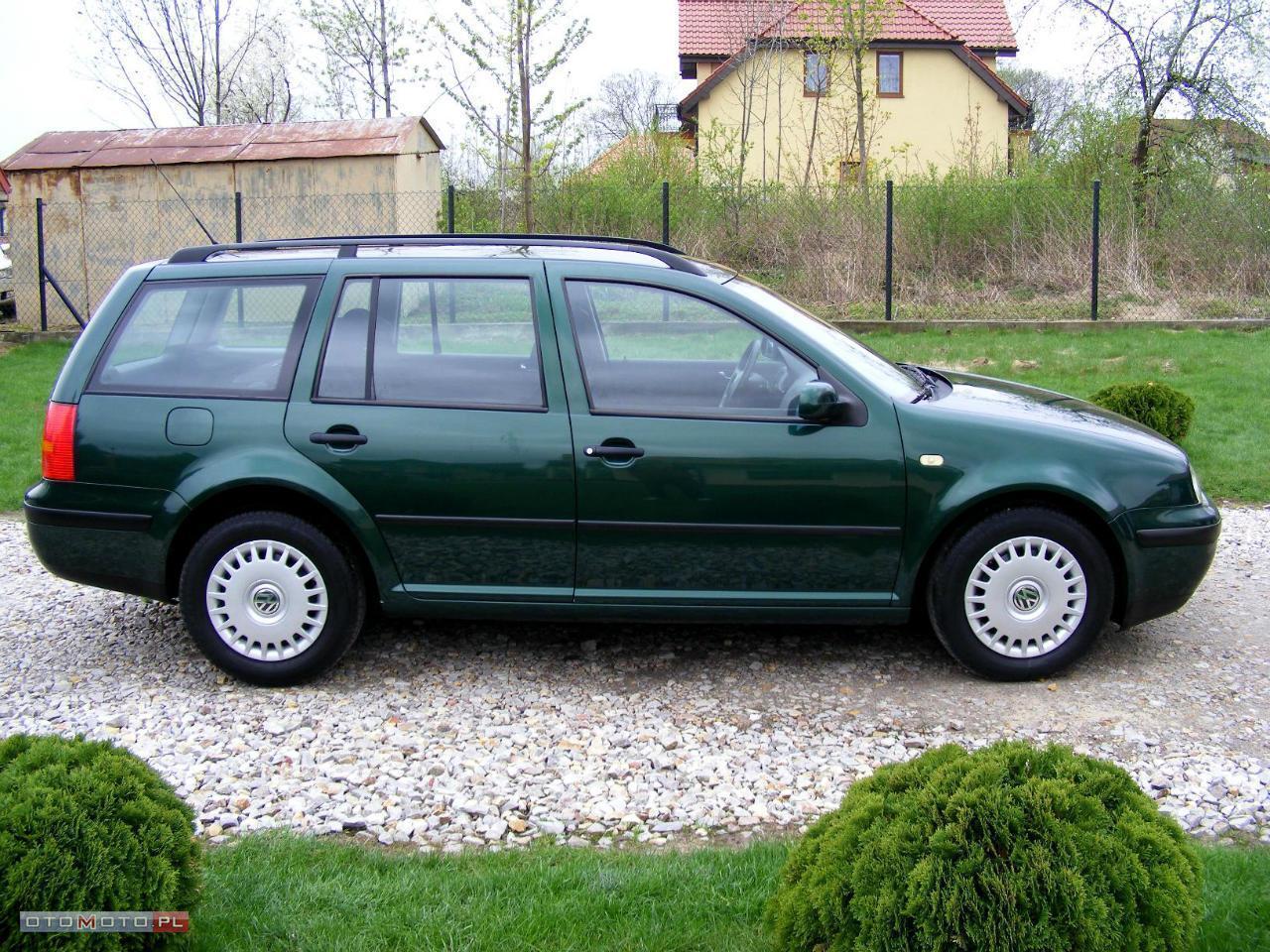 Volkswagen Golf 1,6 SR ze Szwajcarii grudzień