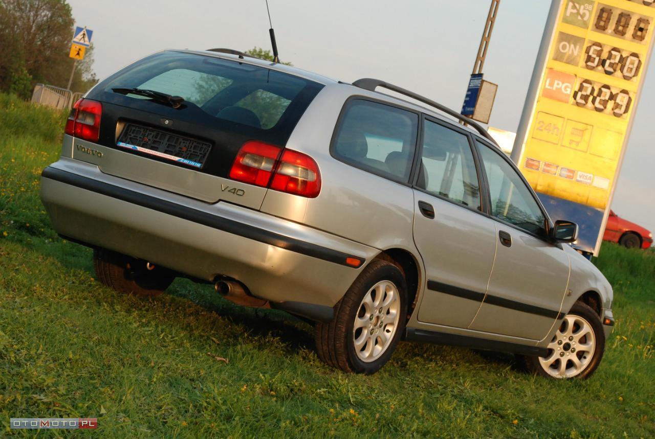 Volvo V40 =1.8 BENZYNA==SKÓRA=Z NIEMIEC=