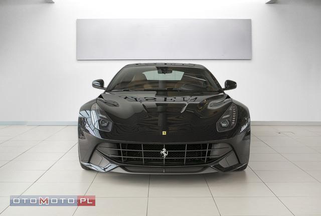 Ferrari F12berlinetta V12 3.1 sec 0-100km 740 KM