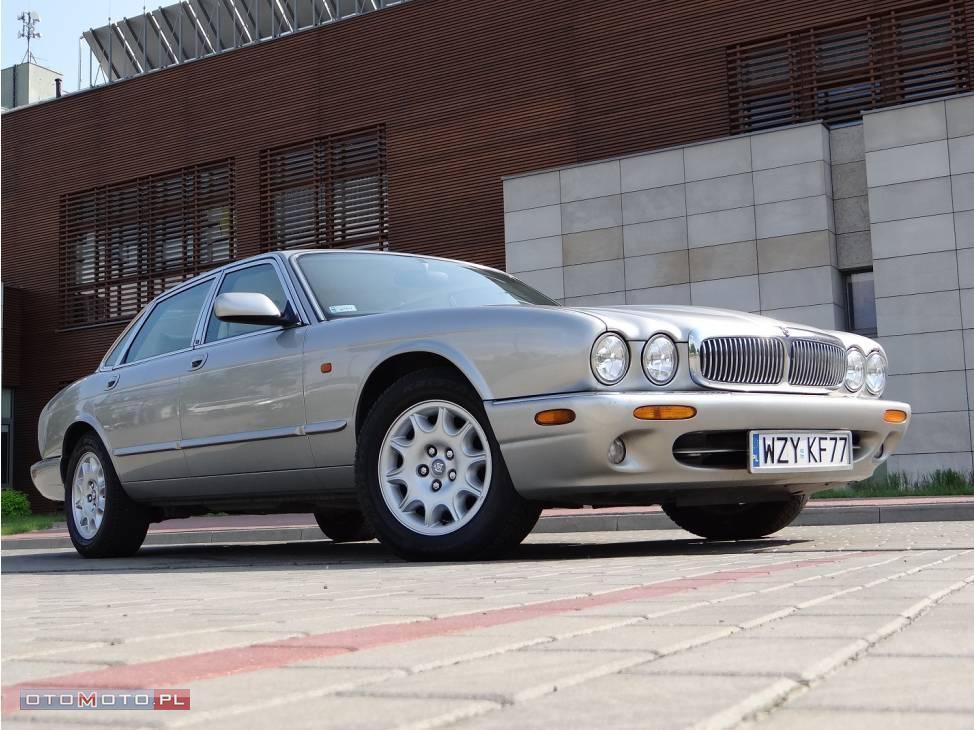 Jaguar XJ8 JASNE SKÓRY ! PERFEKCYJNY !