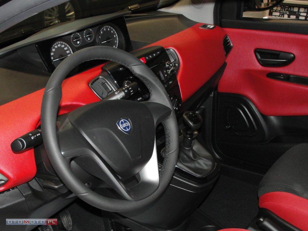 Lancia Ypsilon BLACK&RED 1,2 ROCZNIK 2013