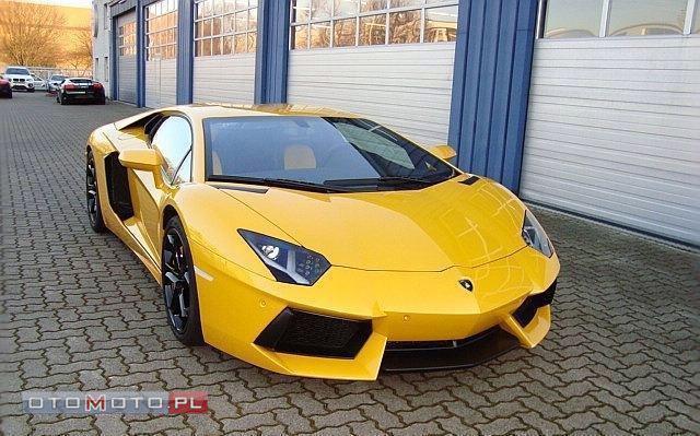 Lamborghini Aventador LP 700-4 V12 700 KM