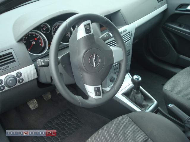 Opel Astra GTC 1,6 SPORT! 1.6