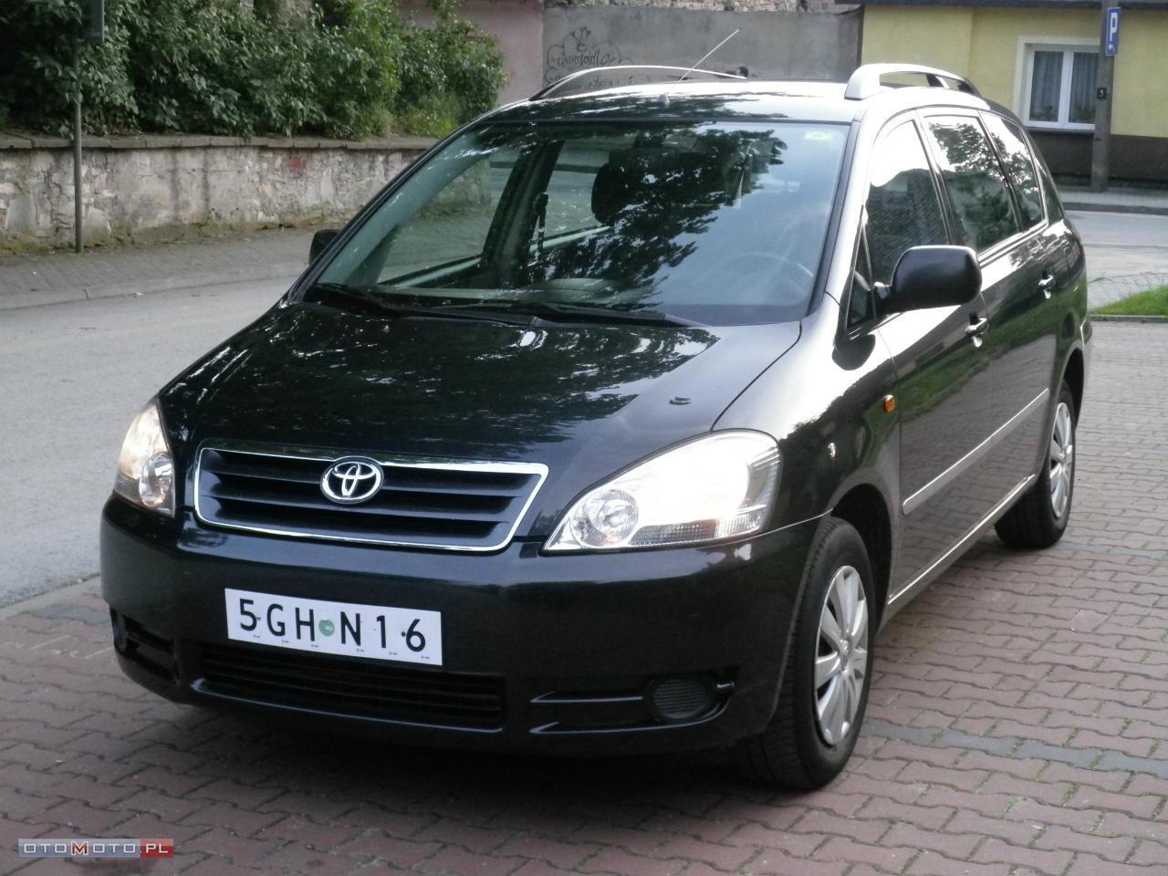 Toyota Avensis Verso 2.0D-4D 116KM 7OSOBOWY