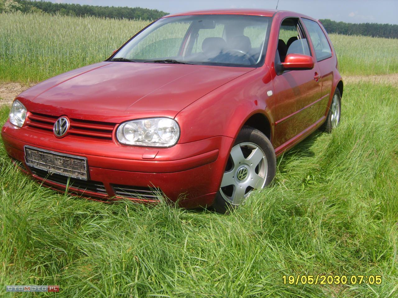 Volkswagen Golf 1,9TDI 110km climatron,tempom