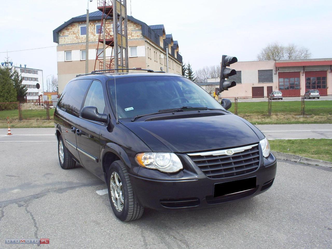 Chrysler Town & Country 3.8 - 210 KM