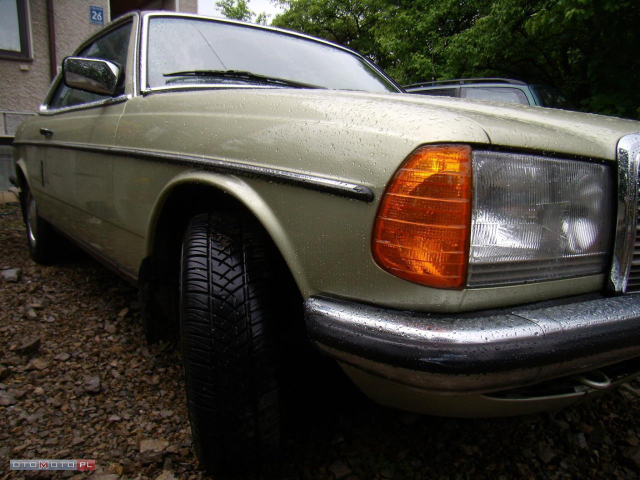 Mercedes-Benz 230 MB 230CE 123 COUPE, ZABYTEK!!!