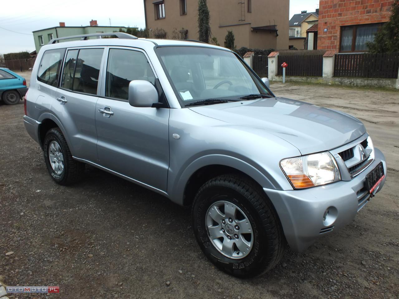 Mitsubishi Pajero GLX 7 osob skora rej 2007r