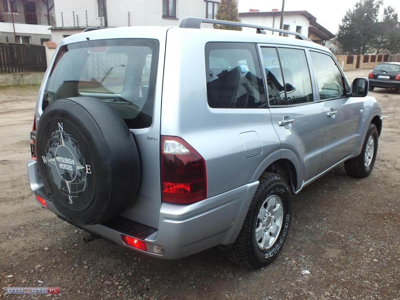 Mitsubishi Pajero GLX 7 osob skora rej 2007r