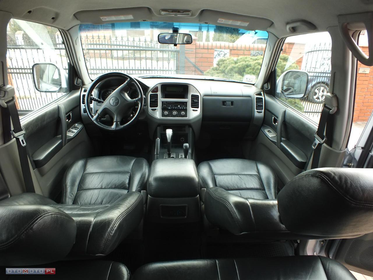 Mitsubishi Pajero GLX 7 osob skora rej 2007r