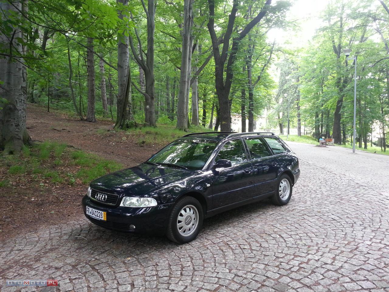 Audi A4 STAN SALONOWY +KSIĄŻKA